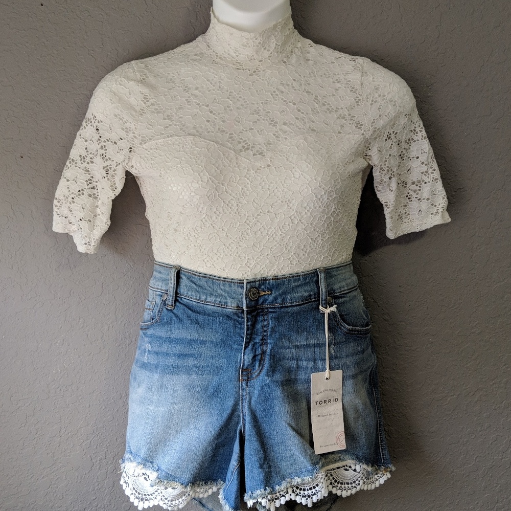 Foreign Exchange High Neck White Lace Crop Top
